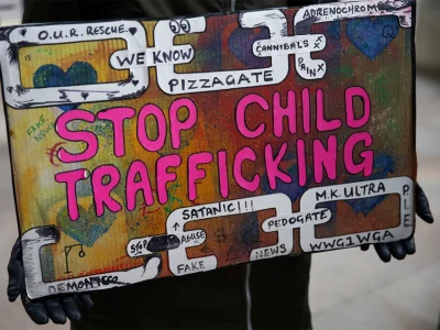 photo stop child trafficking - schéma complotiste trafic d'enfants