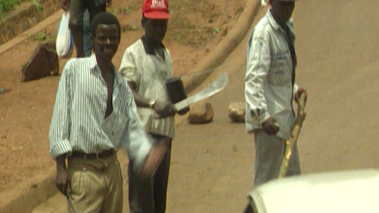 photo rwanda machettes