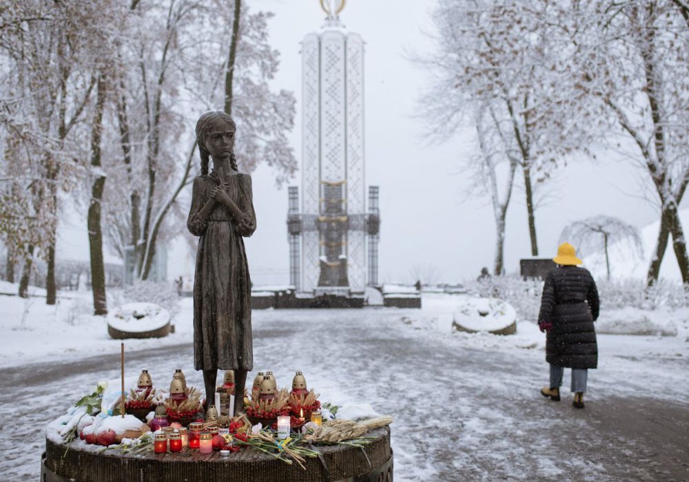 photo memorial holodomor