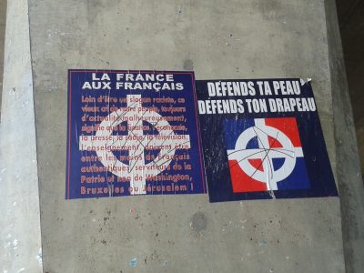 la france aux francaçs slogan stitckers